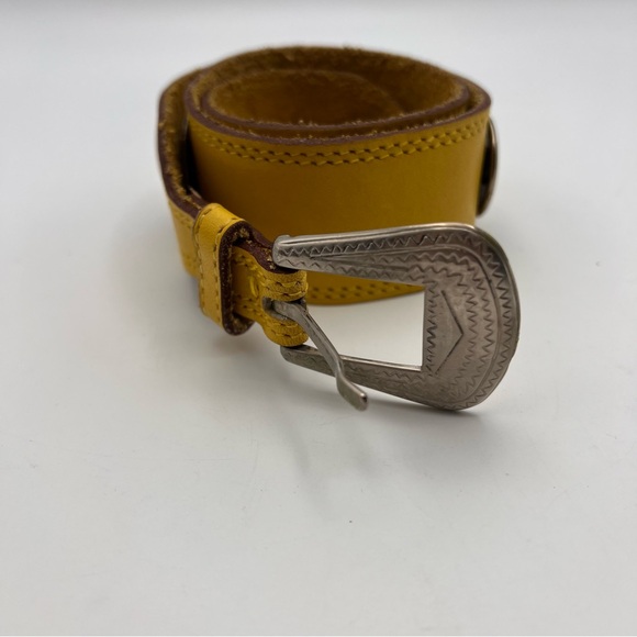 Vtg 90s 80s yellow leather concho belt with a southwestern style buckle set Sz M - Picture 11 of 16